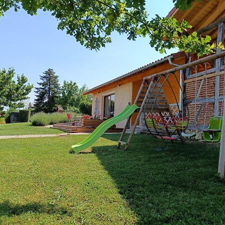Studio Avec Terrasse Au Calme Jayat Exterior foto